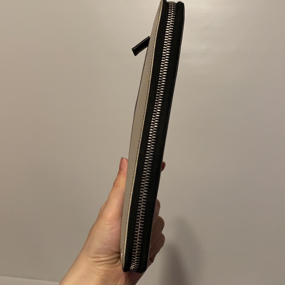 prada wallet - Picture 7 of 8